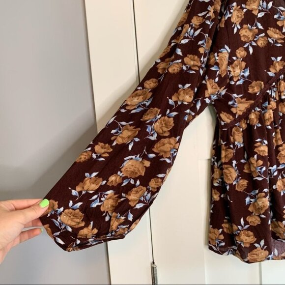 Umgee Brown Floral V cut Flowy Blouse Size Small - Picture 3 of 12